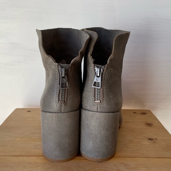 Lucky Brand Block Heel Ravynn Leather Booties Size: 8 - Picture 6 of 10